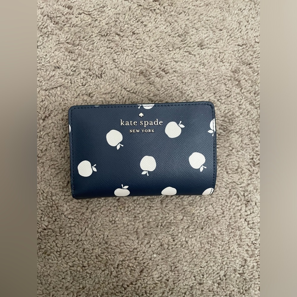 Kate Spade Apple Wallet